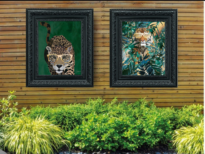 LEOPARD WEARING GLASSES