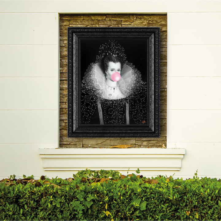 Antique White Modernised Queenie Elizabeth.... YARDART UK