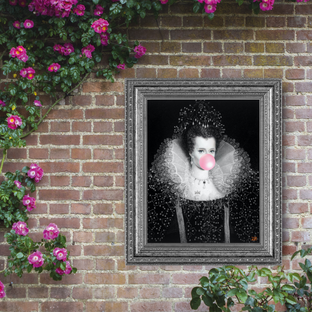 Dim Gray Modernised Queenie Elizabeth.... YARDART UK